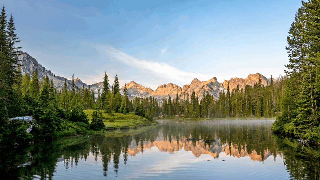Phenomena Scene in Idaho - Mountains Overlooking a Lake
